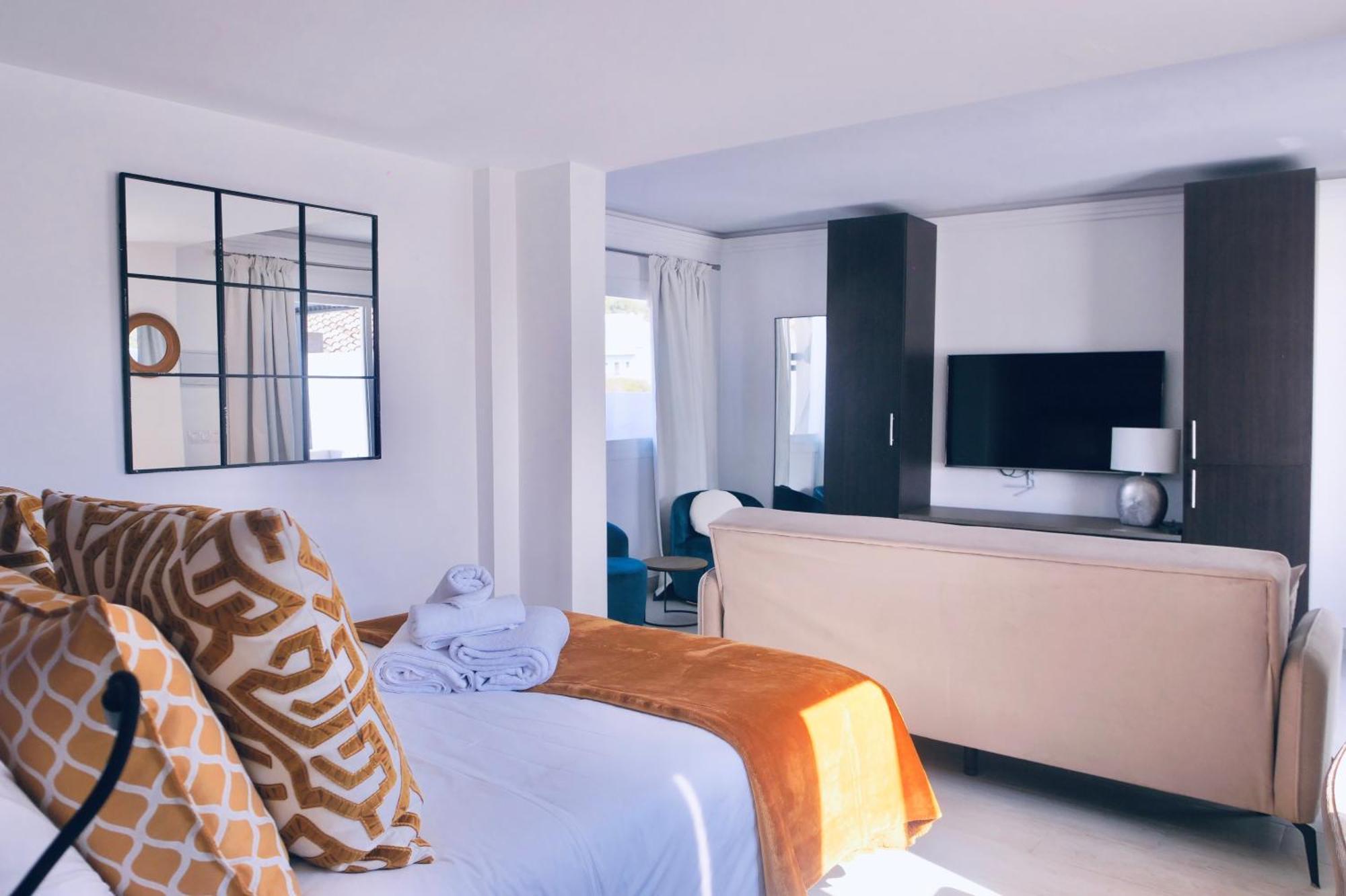 Myra Apart-Hotel Marbella Bagian luar foto